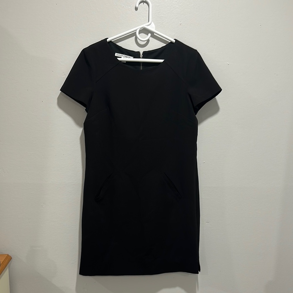 Maggy London Black Sheath Mini Dress Crew Neck Short Sleeve